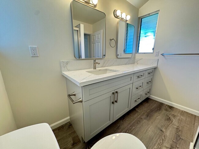 Foto del edificio - Fully renovated 2-bedroom, 1-bath unit located in the heart of Pearl City