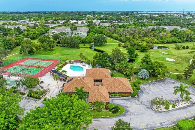 Foto del edificio - 4568 Red Maple Rd