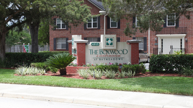 Building Photo - The Boxwood