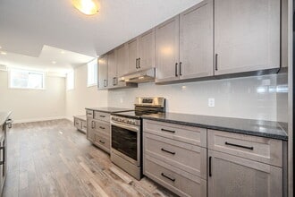 Building Photo - 236 Haylock Av