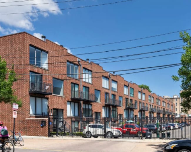 Building Photo - 941 W Grace St