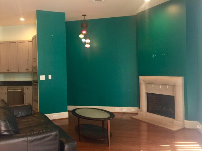 Living room - 214 W La Rua St