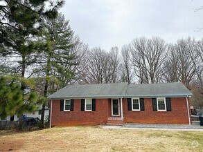 Building Photo - 98 Edgewood Ct