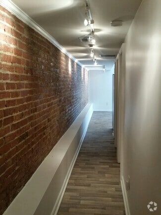 Building Photo - 113 Thomas Street N.W. Lower Level
