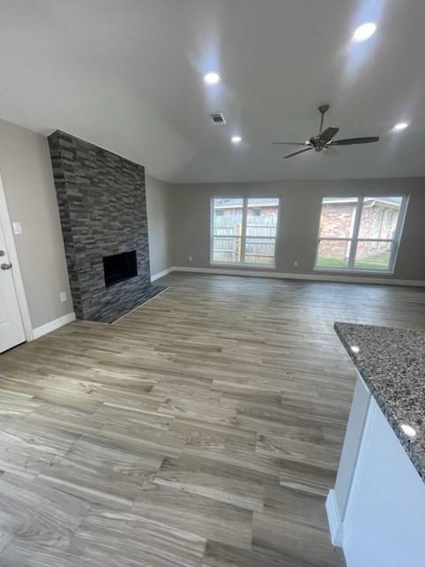 Building Photo - 7415 Crystalglen Dr