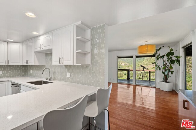 Foto del edificio - 2843 Lambert Dr