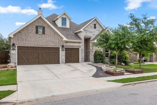 Foto del edificio - 1504 Saddlespur Ln