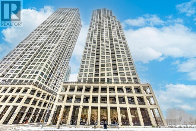 Photo du bâtiment - 36 Elm Dr W