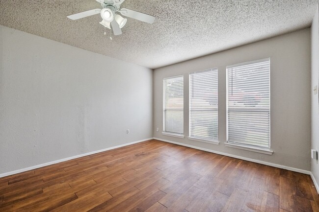 Building Photo - 614 Lillard Rd