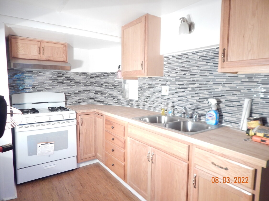 Kitchen - 27 N Arch St
