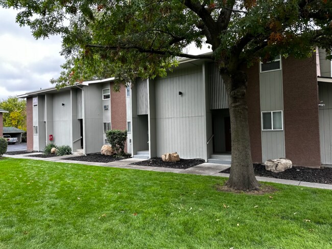 Foto del edificio - 6603 N Standard St