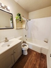 Building Photo - 1607 NW Smith Ave