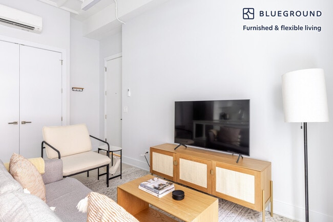 Building Photo - 188 N Wells St