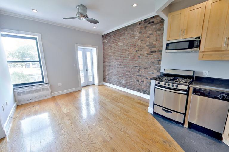 Foto principal - 424 E 9th St