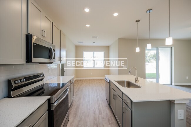 Building Photo - 2726 Trilby Ave