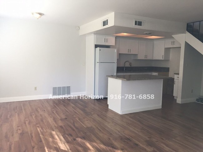 Building Photo - 775 Carro Dr