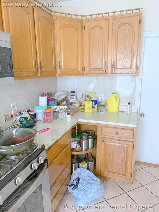 Building Photo - Medford / Wellington 2BR - In Unit Laundry