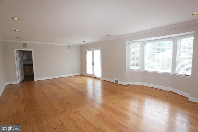 Building Photo - 101 E Highfield Rd