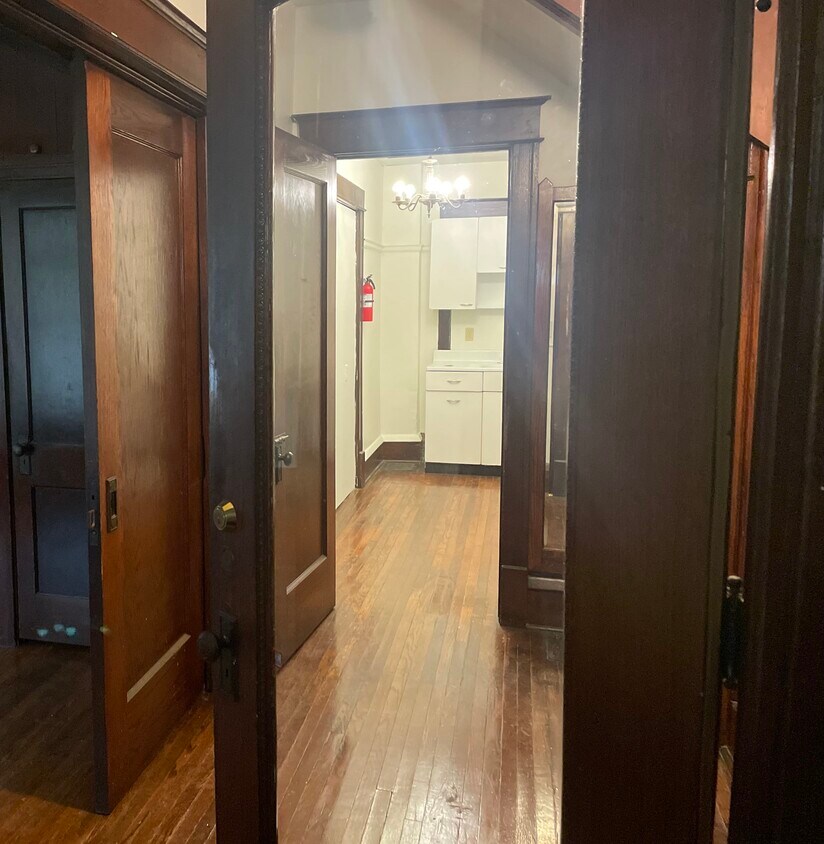 Foto del edificio - 503 W Green St