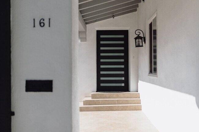 Foto del edificio - 161 N Willaman Dr
