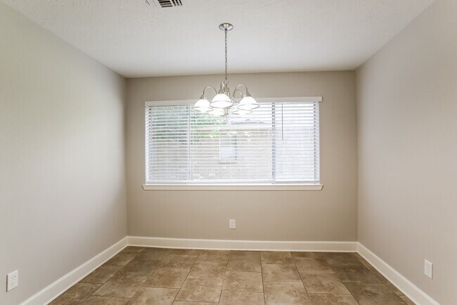 Foto del edificio - 7526 Shoshone Dr