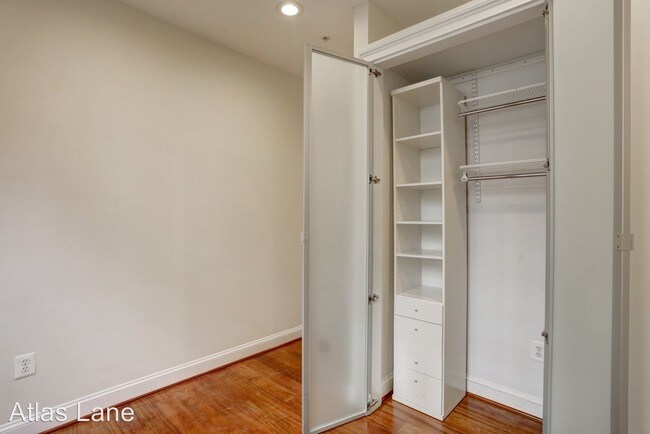 Foto del edificio - 2 br, 2 bath House - 1210 V St NW #3