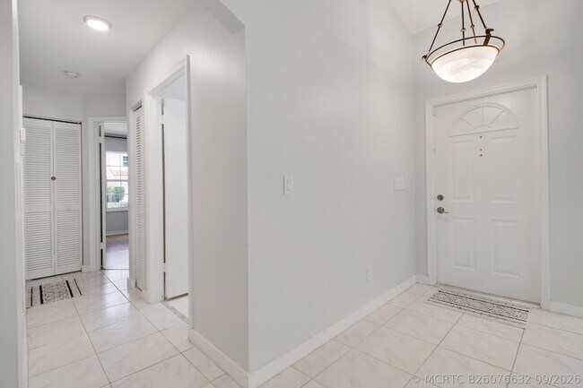 Foto del edificio - 7333 Burgess Dr