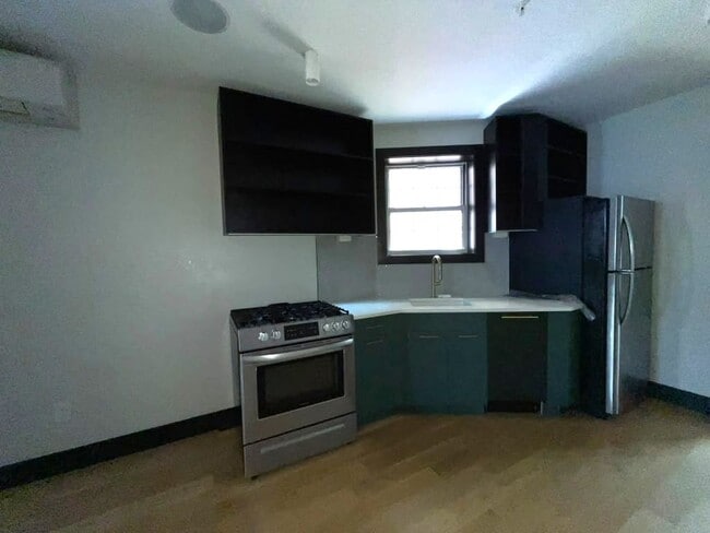 Building Photo - 42 Van Wagenen Ave