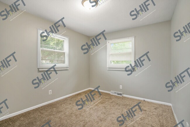 Building Photo - 507 Cricklewood SW -- Beautiful Two Bedroom