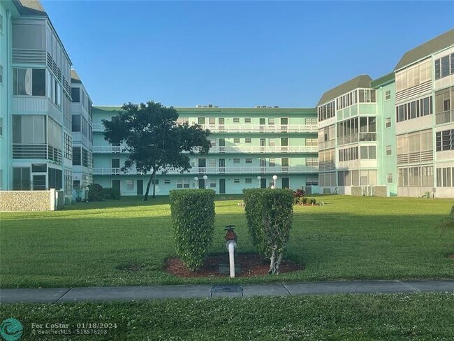 Building Photo - 4141 NW 44th Ave