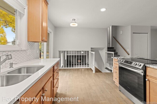 Foto del edificio - 4 br, 3 bath House - 395 Monarch Street