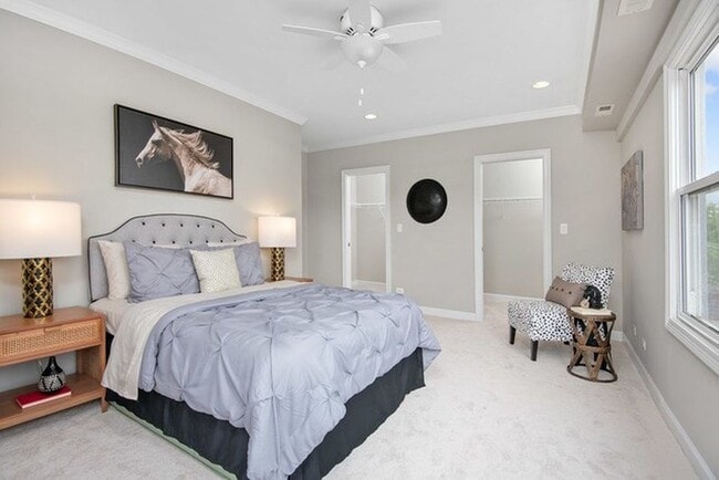 Foto del edificio - 1456 N Greenview Ave