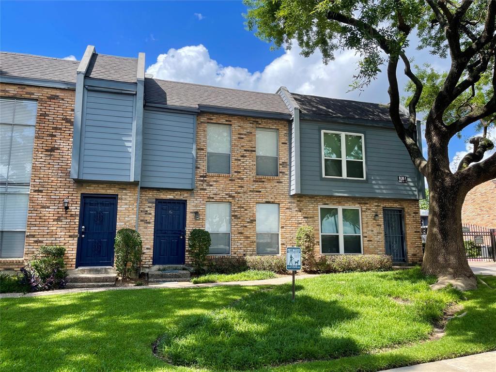Foto principal - 6202 Skyline Dr