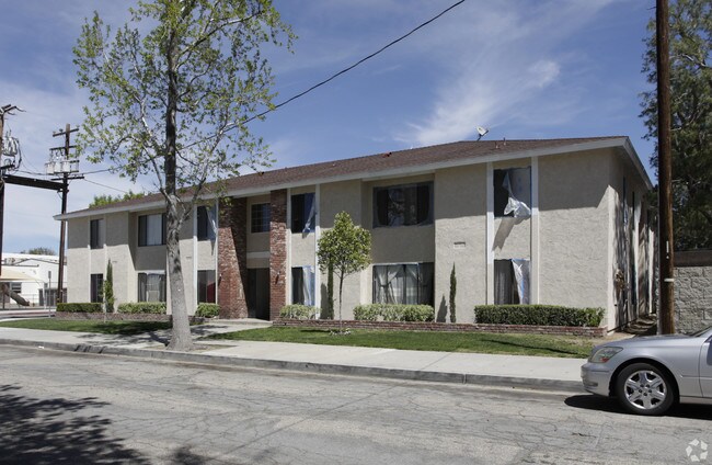Building Photo - 24522 Chestnut St