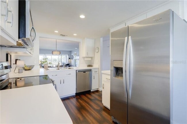Foto del edificio - 5210 Wedgewood Ln