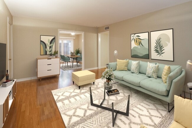 Building Photo - Condo Available for Rent!
