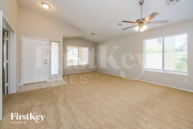 Building Photo - 98 E Clairidge Dr