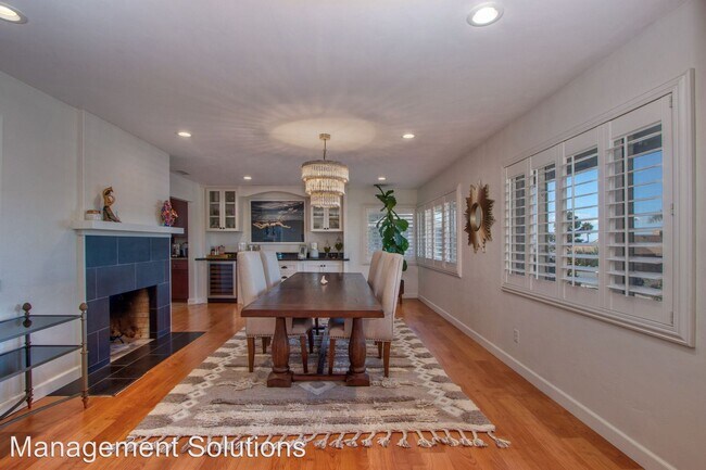 Building Photo - 3 br, 2.5 bath House - 4215 Eastridge