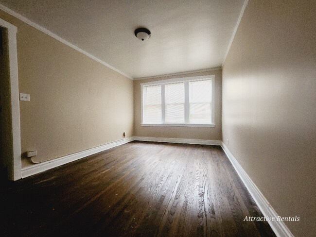Building Photo - 1156 S Mason Ave