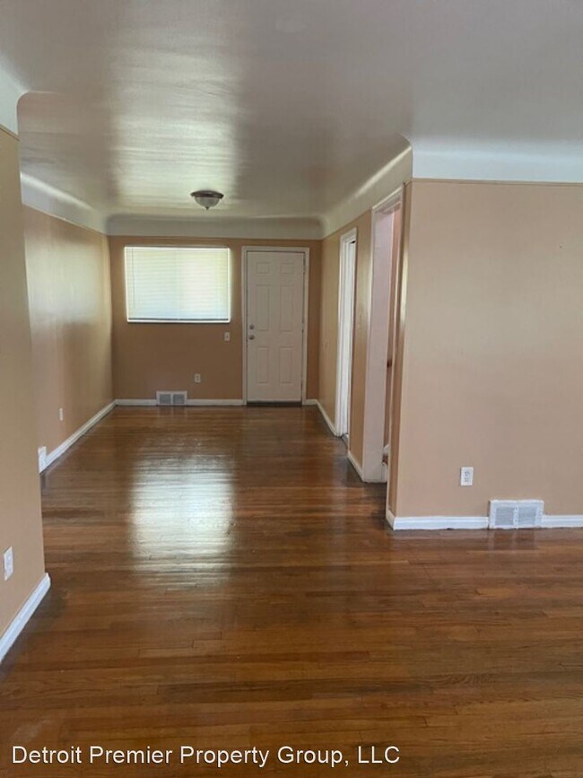 Foto del edificio - 3 br, 1 bath House - 16727 Patton St