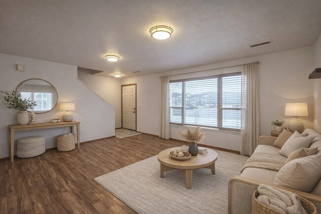 Foto del edificio - 4 bedroom, 3 bath, fully fenced, SOLOR PANELS-NO ELECTRIC BILL!