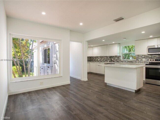 Building Photo - 3 br, 2 bath House - 2520 SW 22nd Ter