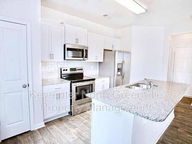 Foto del edificio - 36 Moorlyn Ln