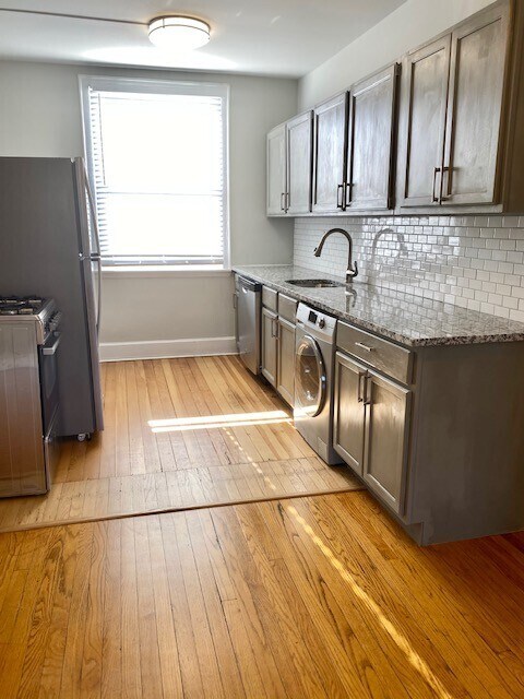 Foto del edificio - 4868 N Hermitage Ave