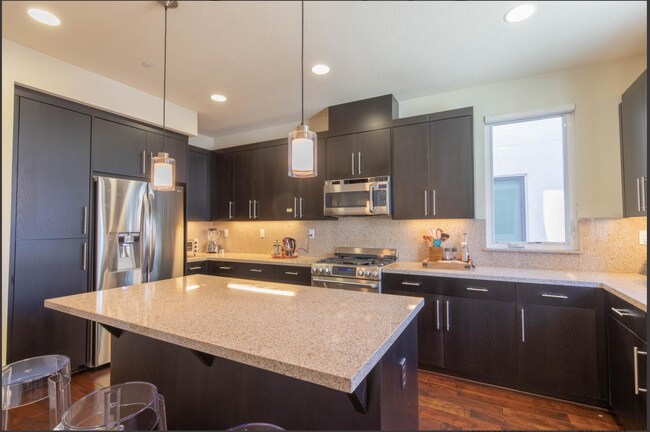 Foto del edificio - 417 Gene Ct