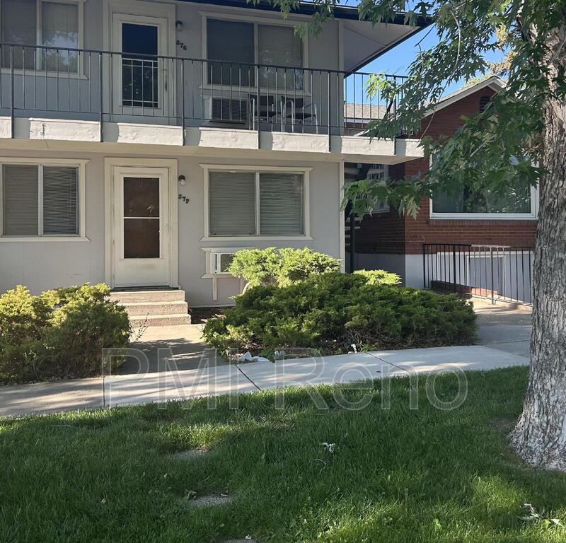 Primary Photo - 372 La Rue Ave