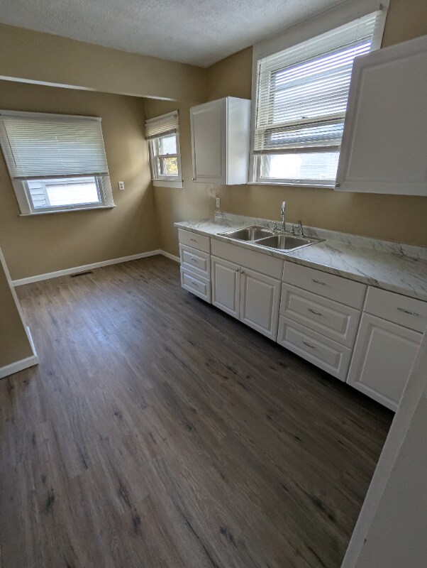 Foto del edificio - 617 Dewey Ave