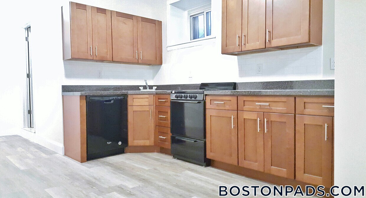 Foto principal - 1375 Commonwealth Ave