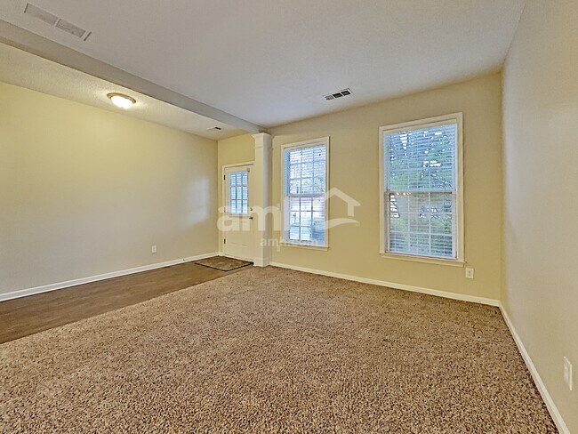 Foto del edificio - 320 Cadeleigh Court