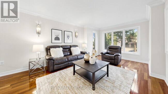 Building Photo - 23 Brookeview Dr
